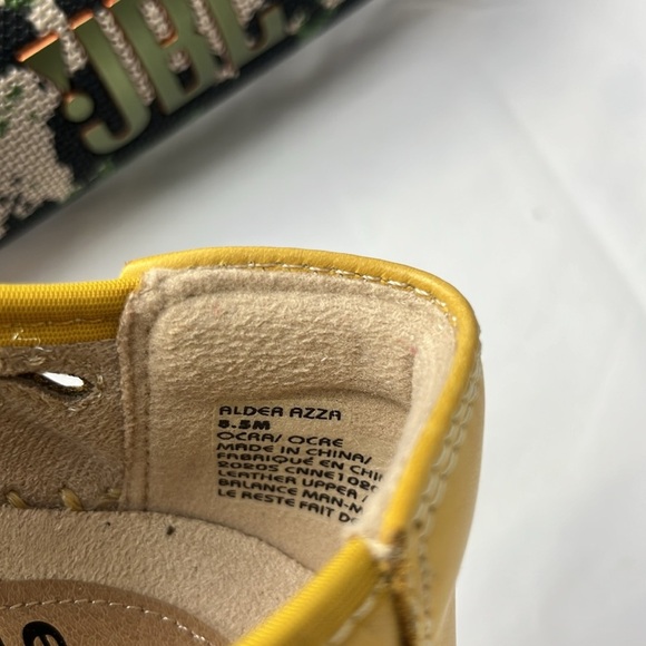 Earth Women's Aldea Azza Mustard Leather shoes 
Size: 8.5 - Picture 3 of 6